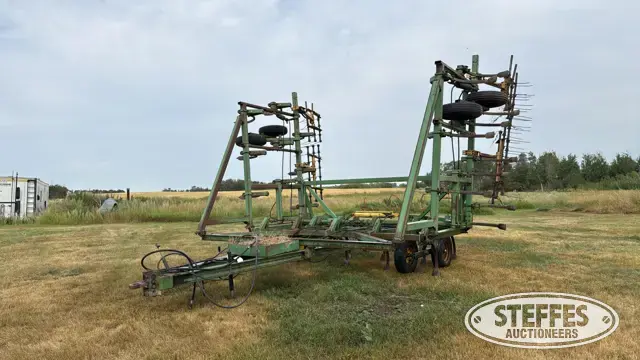 John Deere 1610