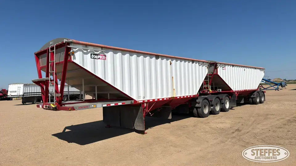 2017 Doepker Super B Hopper Bottom Trailer