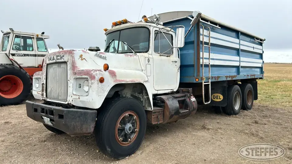 1978 Mack R600 Tandem Boxed Truck