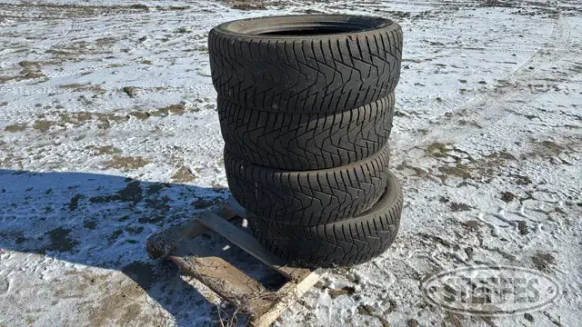 (4) Hankook 275/55R20 tires