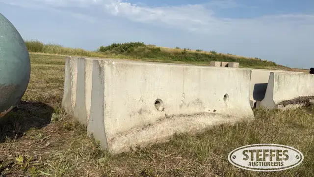 (3) Concrete barricades