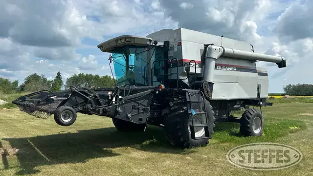 1998 Gleaner C62