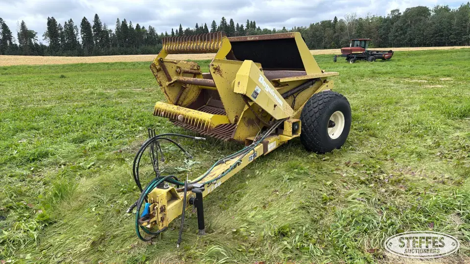 Degelman RP7200 Rock Picker