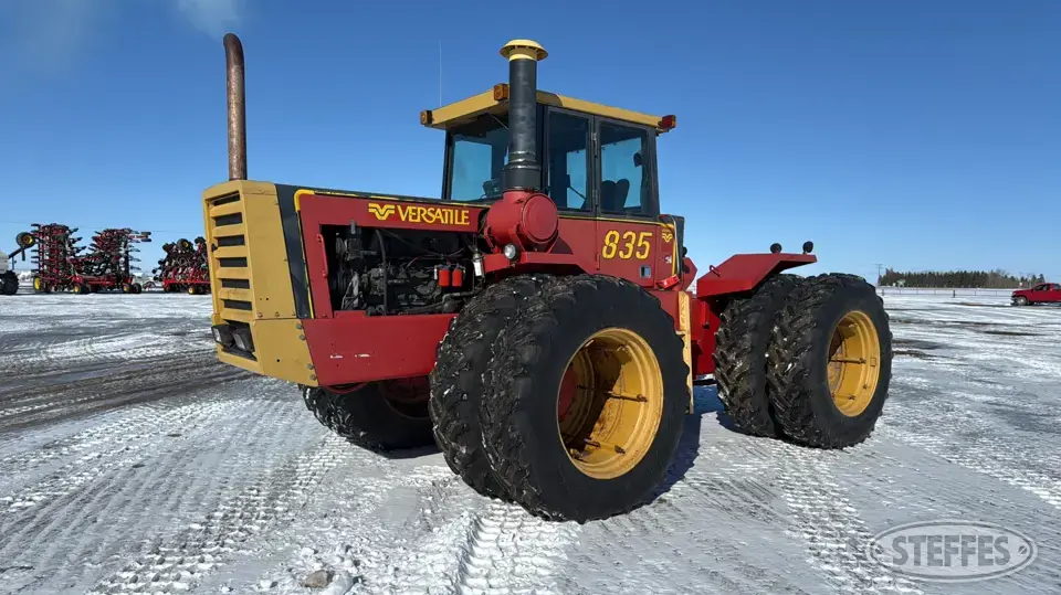 1980 Versatile 835 4WD Tractor