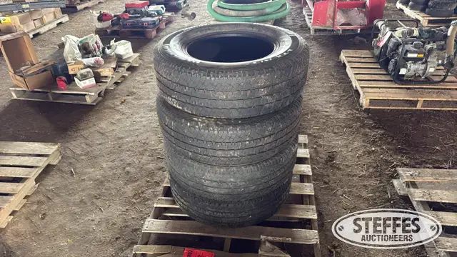 (4) LT265/70R18 tires