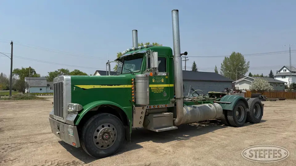 2000 Peterbilt 379 Conventional Truck without Sleeper