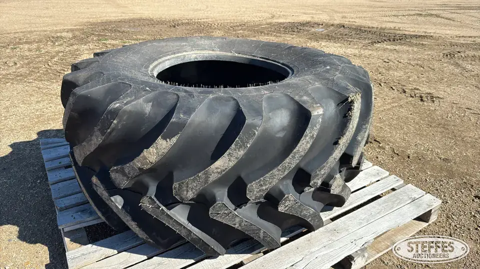 Firestone 800/65R32 tire Tractor-Implement Tire