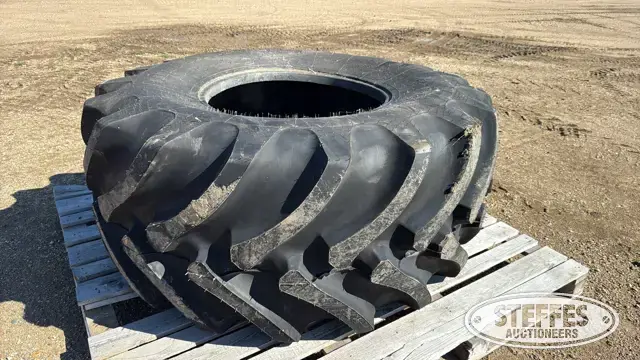 800/65R32 tire