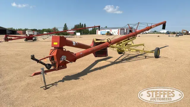 Buhler Farm King 1050