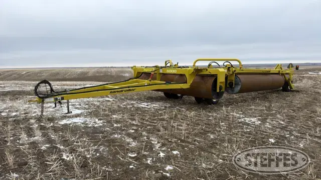 2016 Degelman 8000