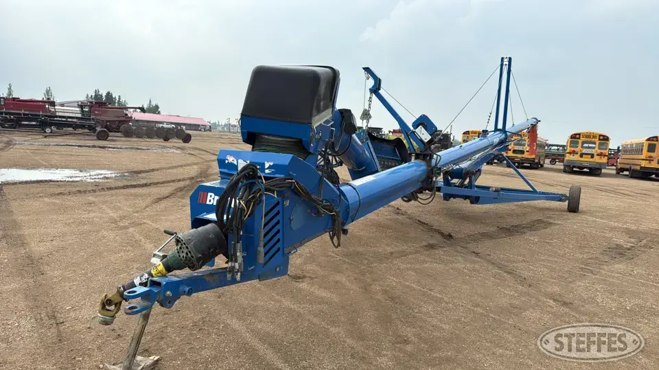 2013 Brandt 1370-HP Swing Hopper Auger