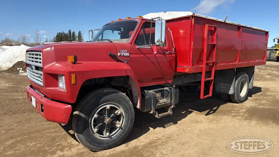 1988 Ford F700 Single Axle Boxed Truck