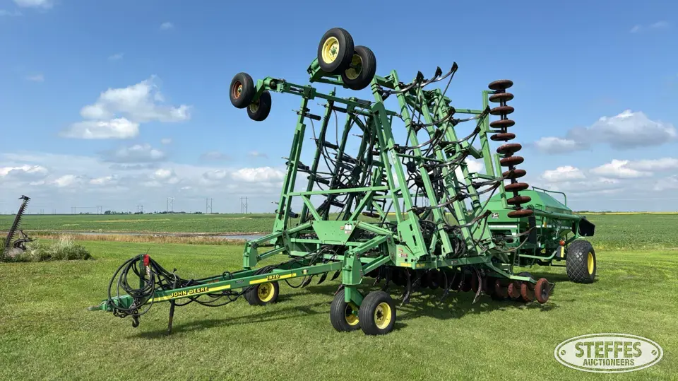 1999 John Deere 1820 Air Drills and Air Seeder