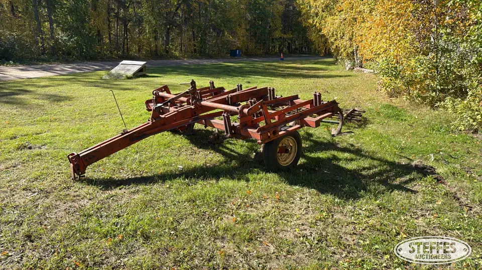 Case field cultivator