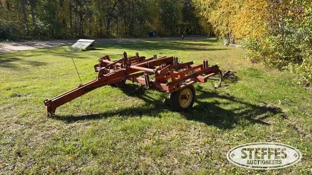 Case field cultivator