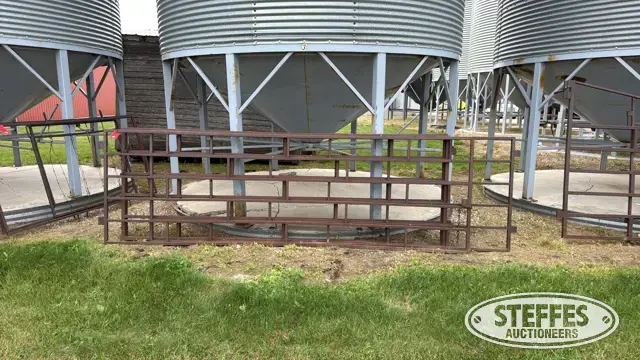(4) Livestock gates