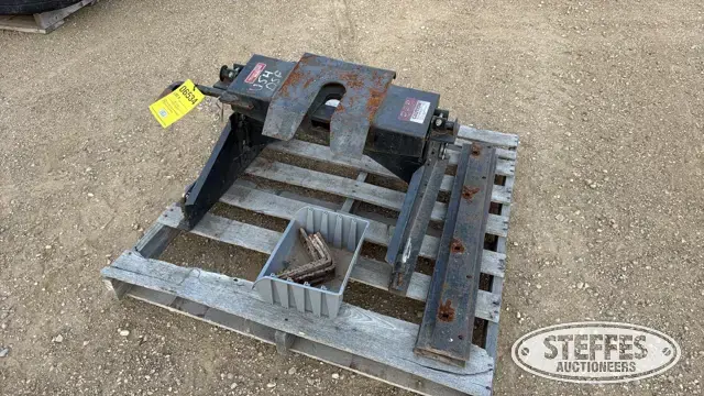 Fifth wheel hitch
