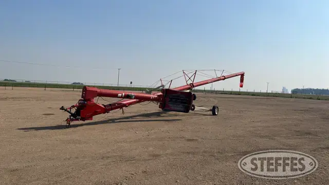 Buhler Farm King 1070