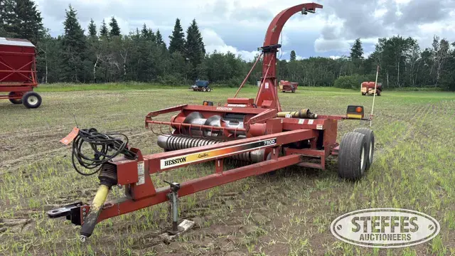 2004 Hesston 7500