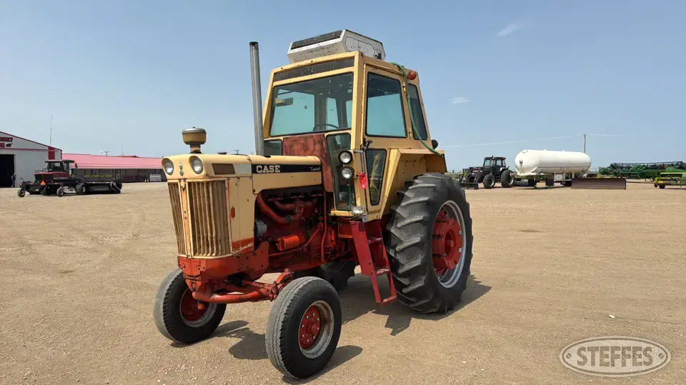 Case 930 Comfort King 2WD Tractor