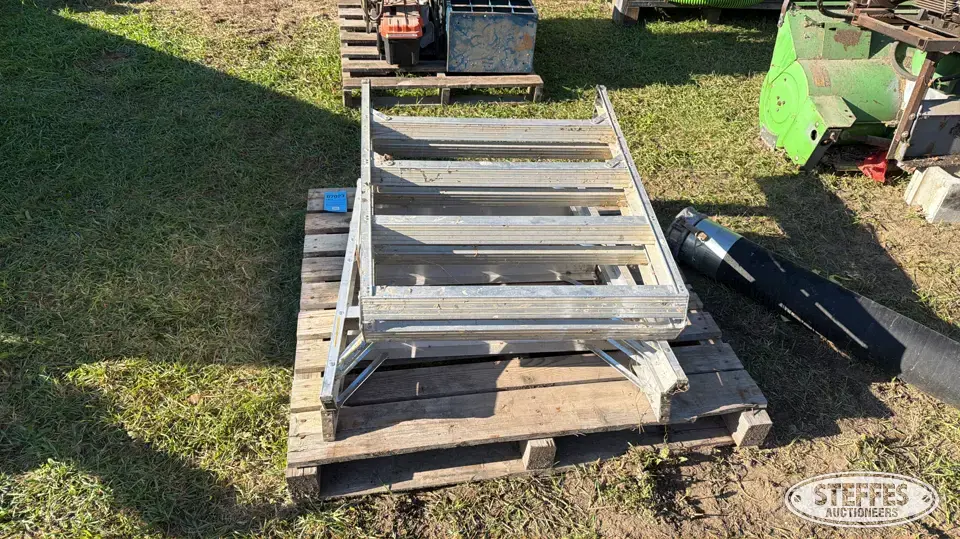 (2) Aluminum step ladders General Tools and Shop Supply