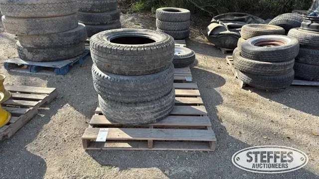 (3) LT265/70R17 tires