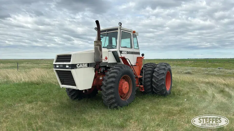 1982 Case 4690 4WD Tractor