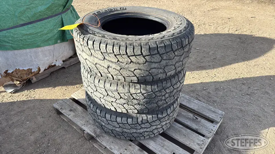 (3) Rovelo Ridgetrak 265/70R17 tires Passenger-Light Truck Tire