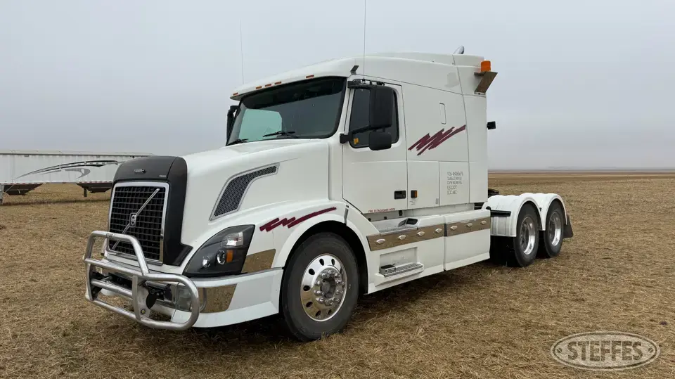 2004 Volvo VNL Conventional Truck with Sleeper