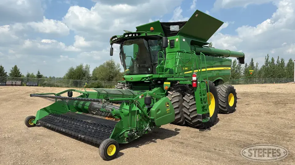 2012 John Deere S690 Combine