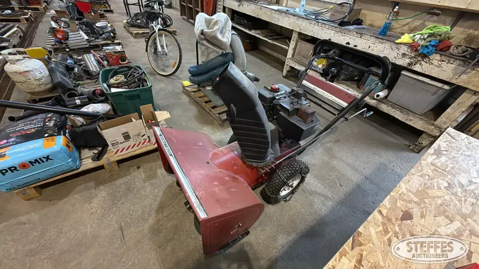 Mastercraft 10/28 Self-Propelled Snowblower