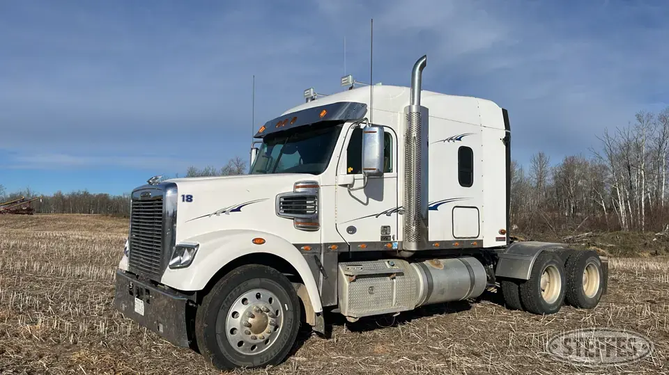 2015 Freightliner Coronado 122SD Conventional Truck with Sleeper