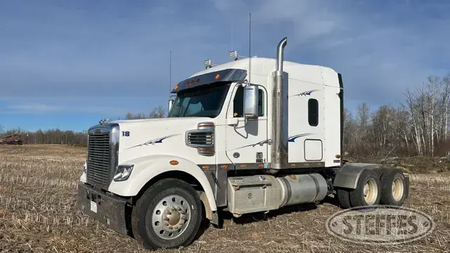 2015 Freightliner Coronado 122SD