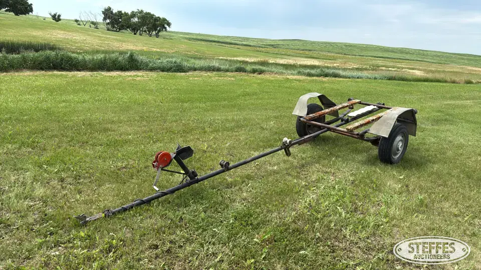 Single axle boat trailer