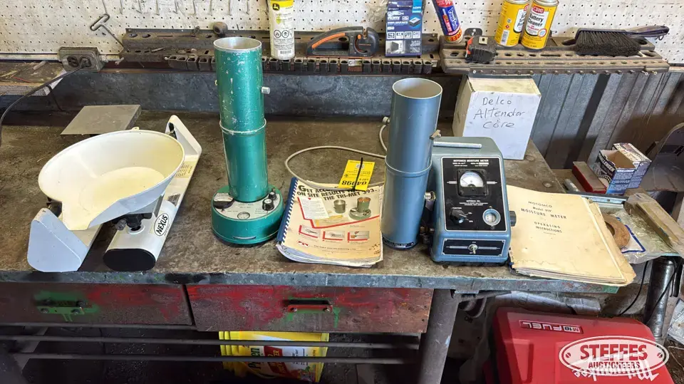 Motomco 919 Farm Support Item