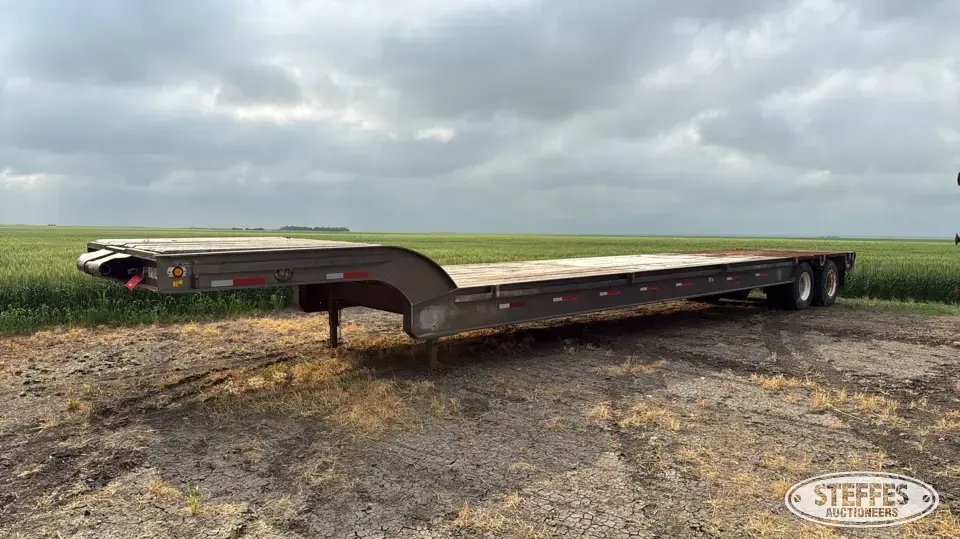 1981 Nortrail Step Deck Trailer
