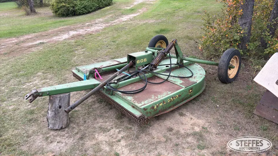 John Deere 606 Rotary Mower