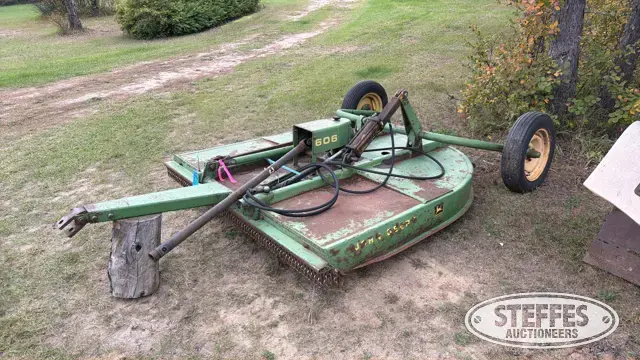 John Deere 606