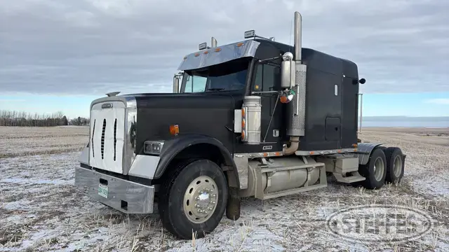 2002 Freightliner FLD120 Classic