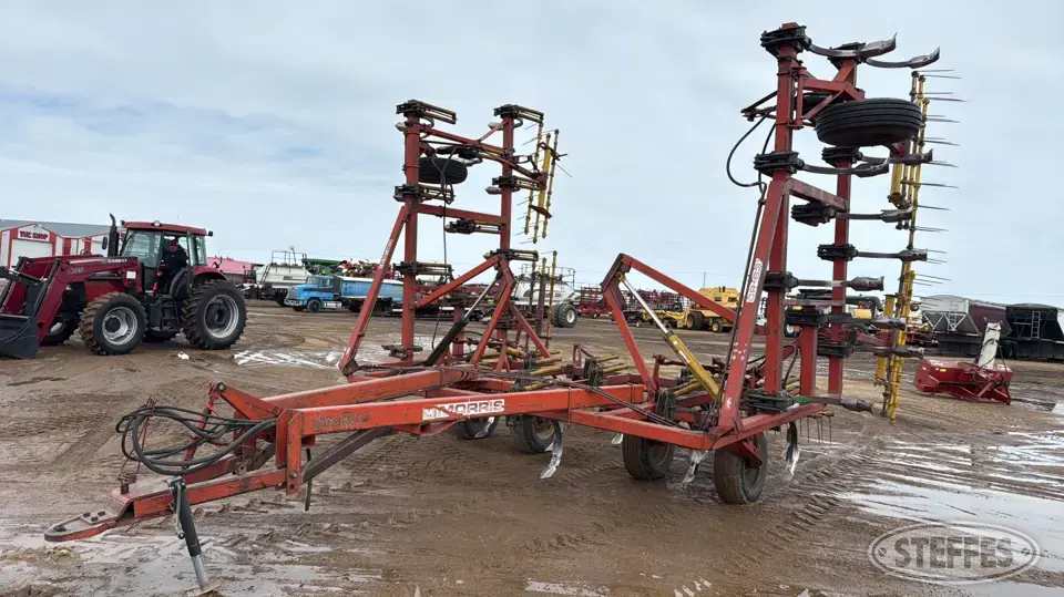 1979 Morris CP-631 Chisel Plow
