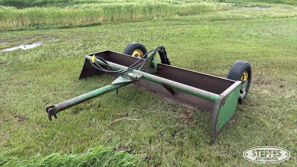 John Deere 810 Box Blade