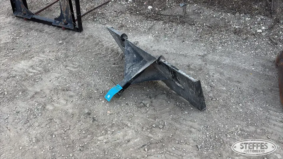 Skid steer receiver plate Skid Steer Attachments-Other