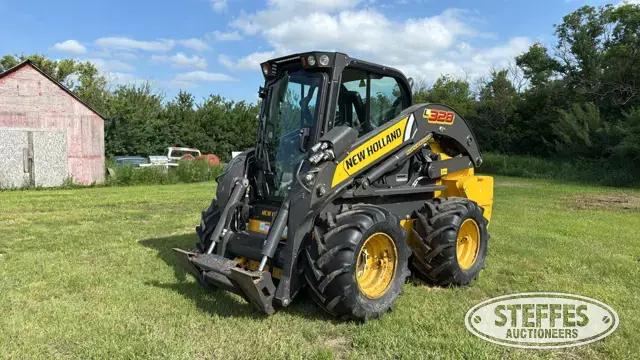 2023 New Holland L328