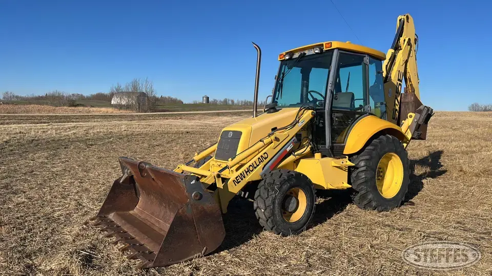 2000 New Holland 575E Loader Backhoe