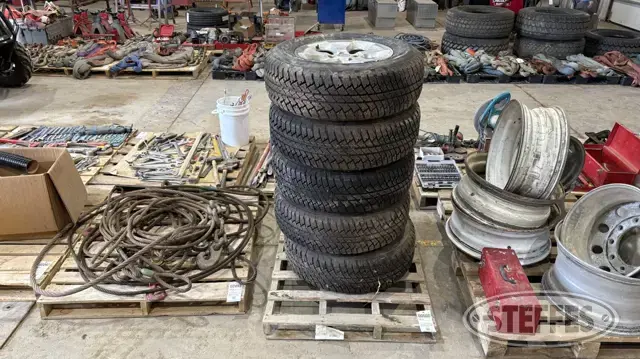 (5) Bridgestone 255/70R18 tires