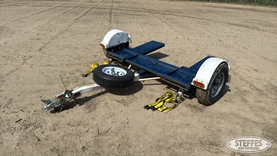 2014 Master Tow Dolly