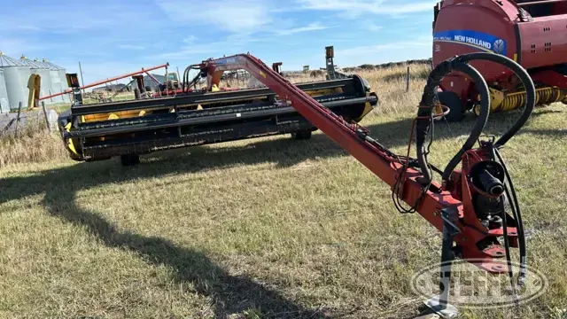 2014 New Holland H7150