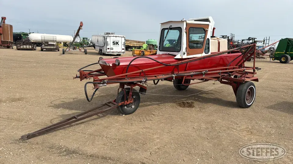 1972 Melroe 103 Spra-Coupe Self-Propelled Sprayer