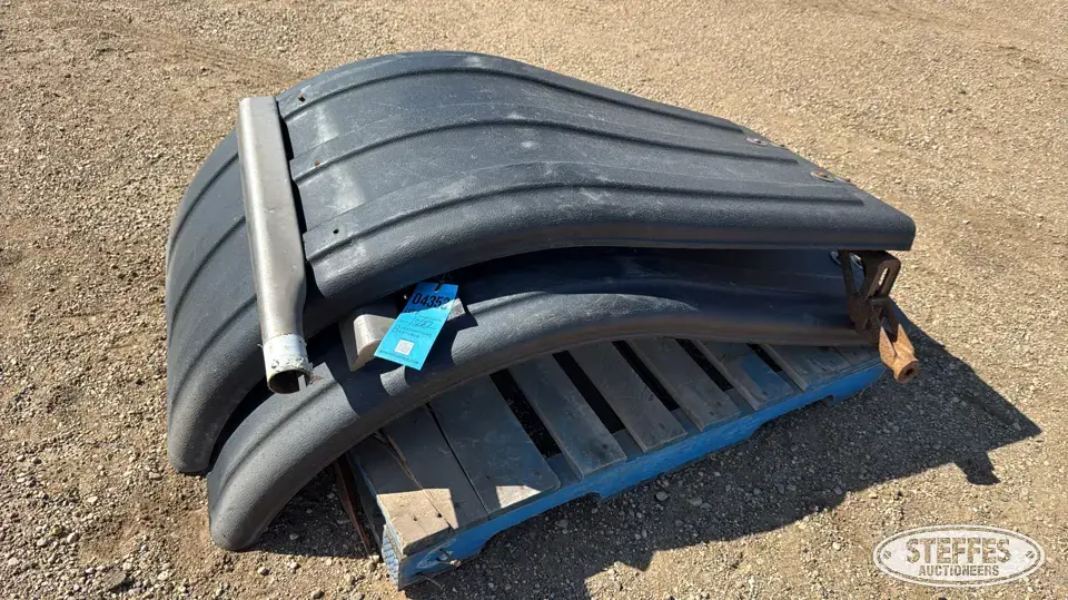 (2) Poly fenders Truck-Trailer Part