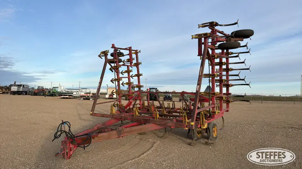 1980 Bourgault VM 34-38 Field Cultivator